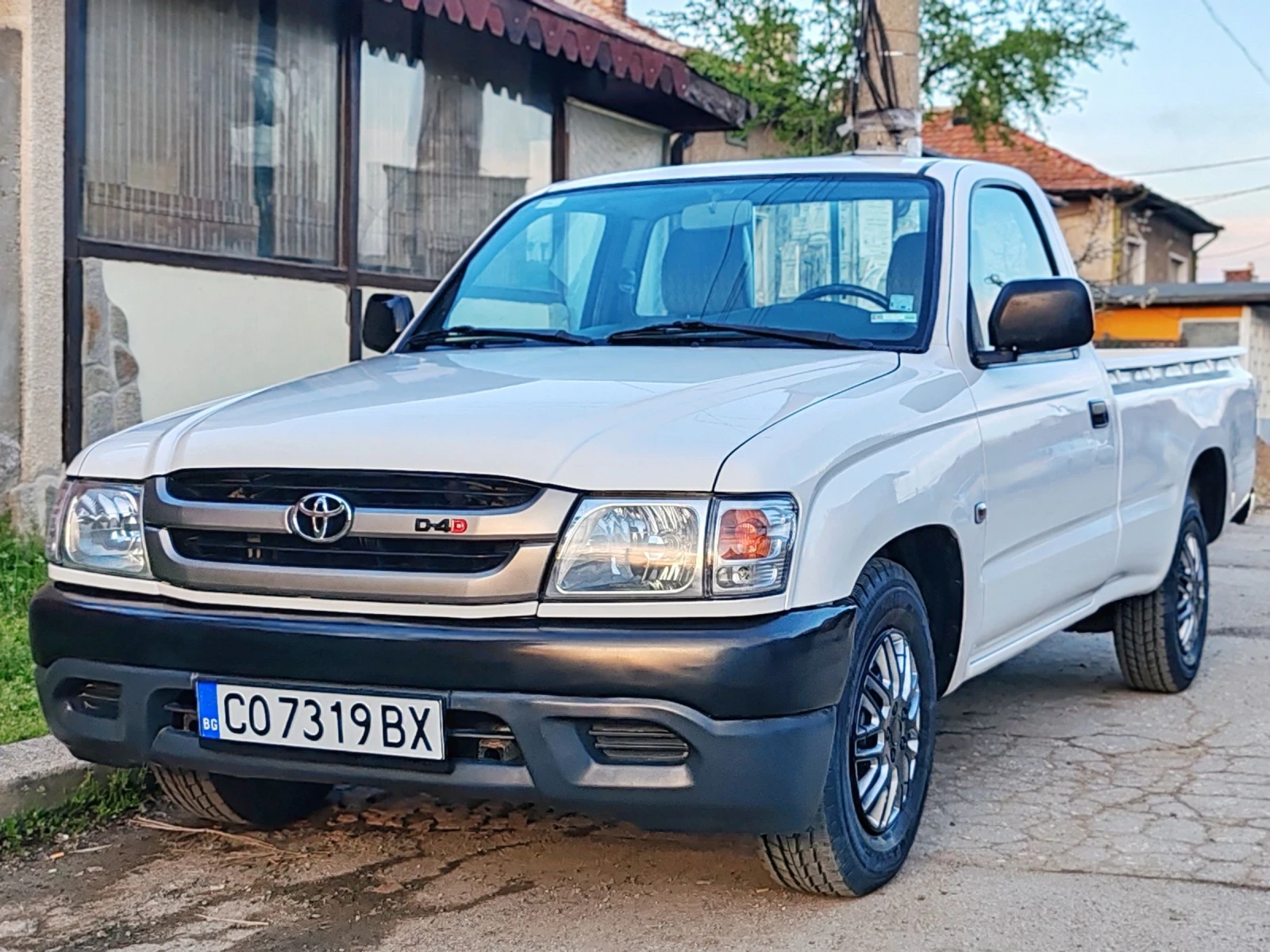Toyota Hilux 2.5 D4D 90 k.c 75000км!!! - изображение 2