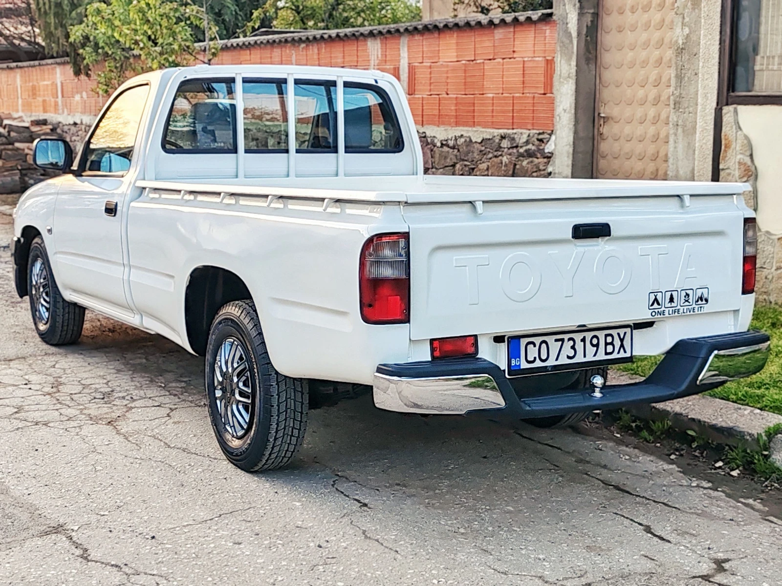 Toyota Hilux 2.5 D4D 90 k.c 75000км!!! - изображение 3