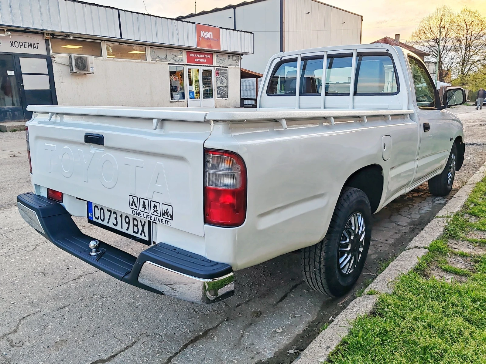 Toyota Hilux 2.5 D4D 90 k.c 75000км!!! - изображение 4