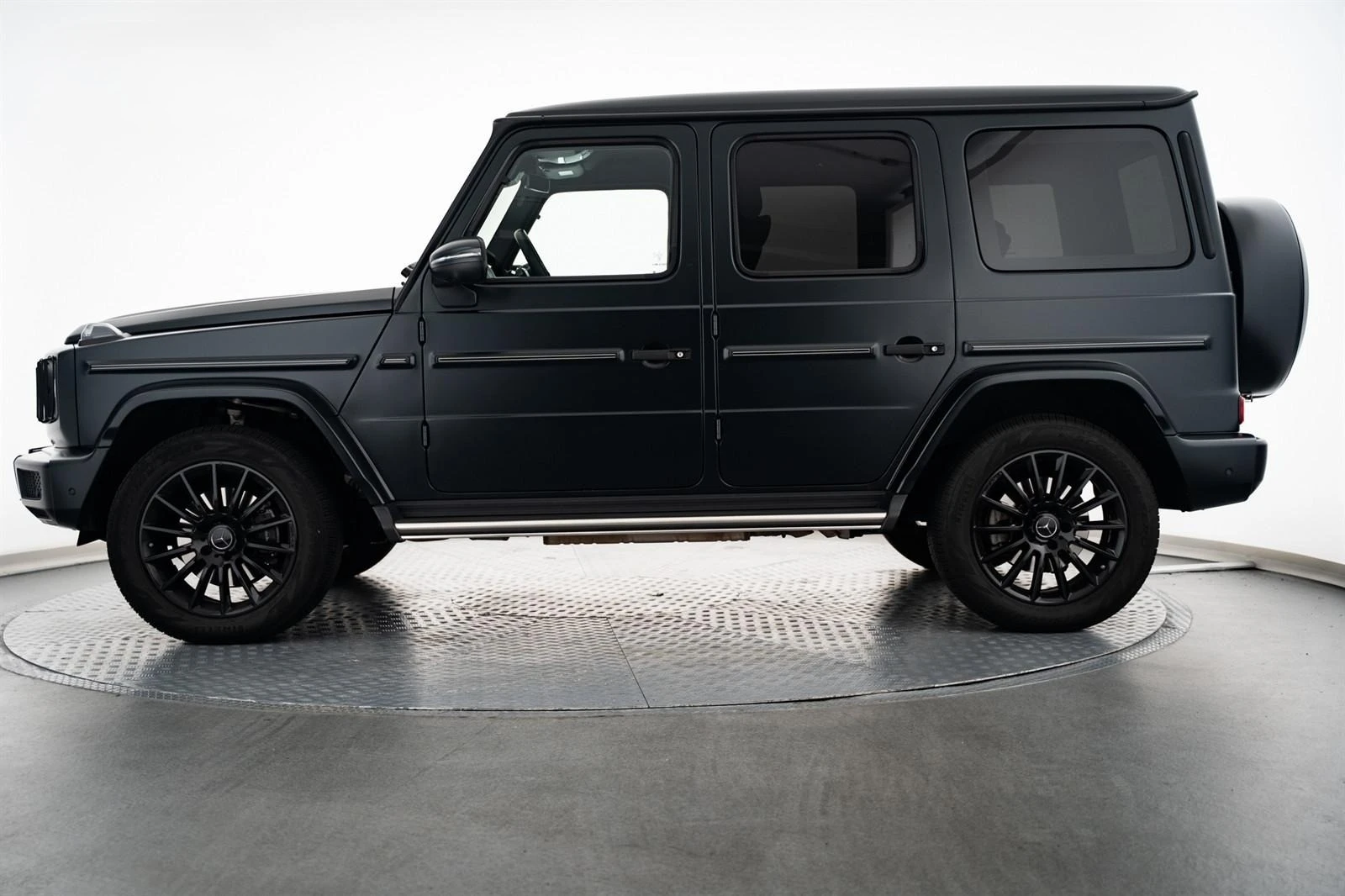 Mercedes-Benz G 500 AMG/ 4-MATIC/ MAGNO/ NIGHT/ 360/ MULTIBEAM/ - изображение 4