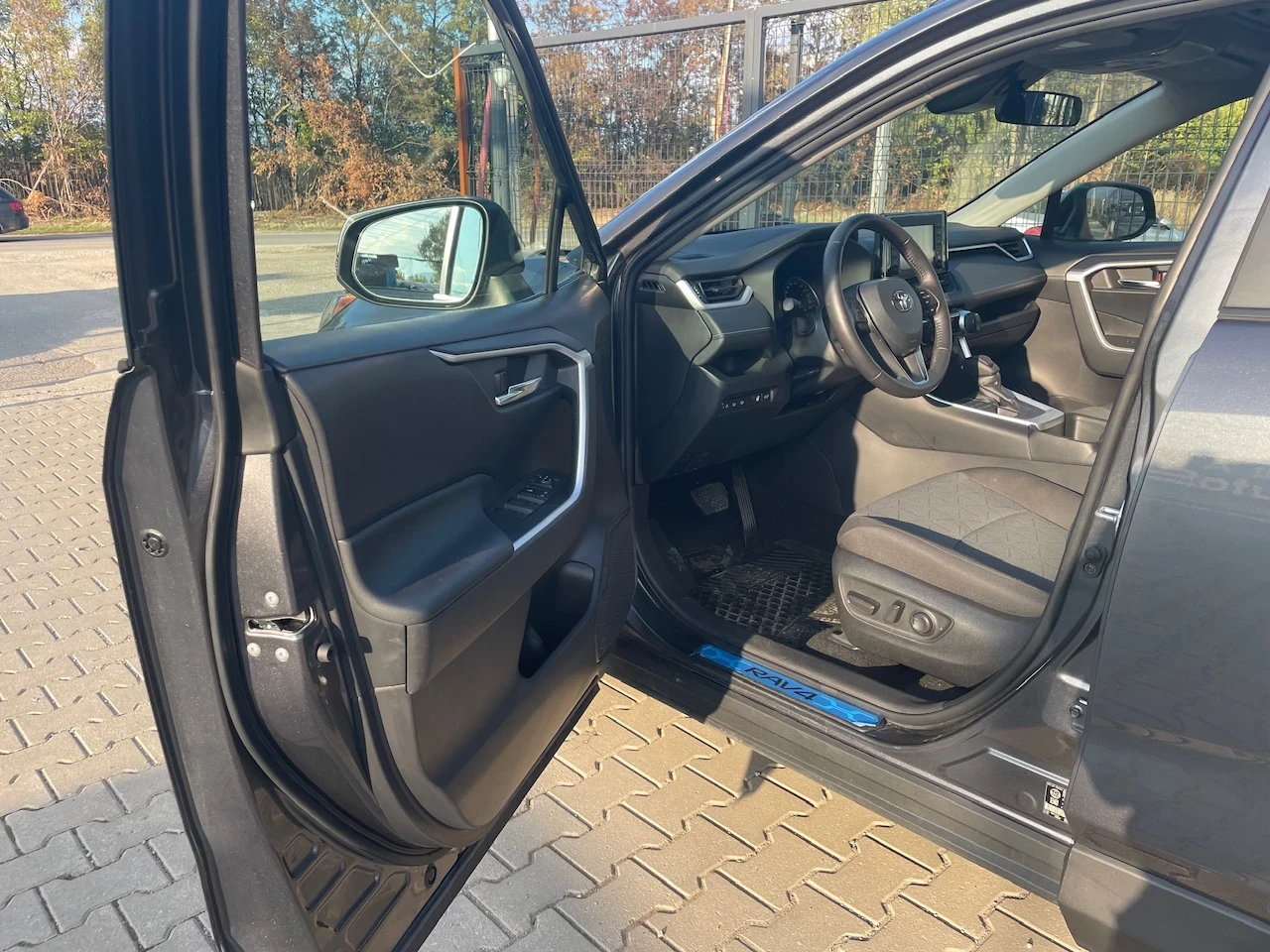 Toyota Rav4 2.5I* 4X4* LED* CAMERA* KEYLESS | Mobile.bg   7