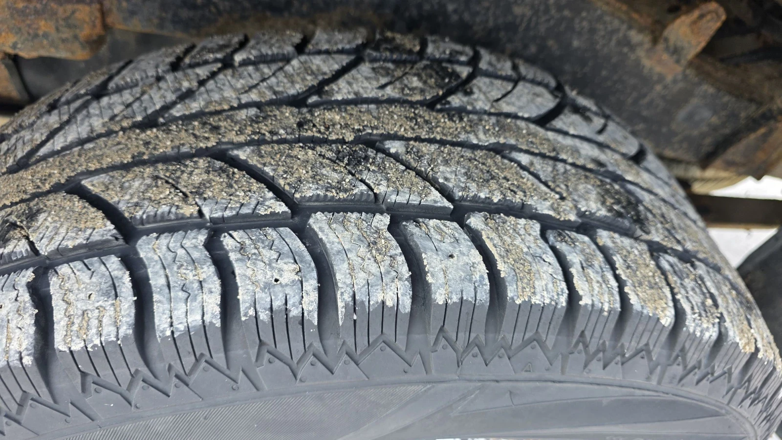 Toyota Hilux 2.5 D-4D 4X4 Климатик, снимка 9 - Автомобили и джипове - 53874023