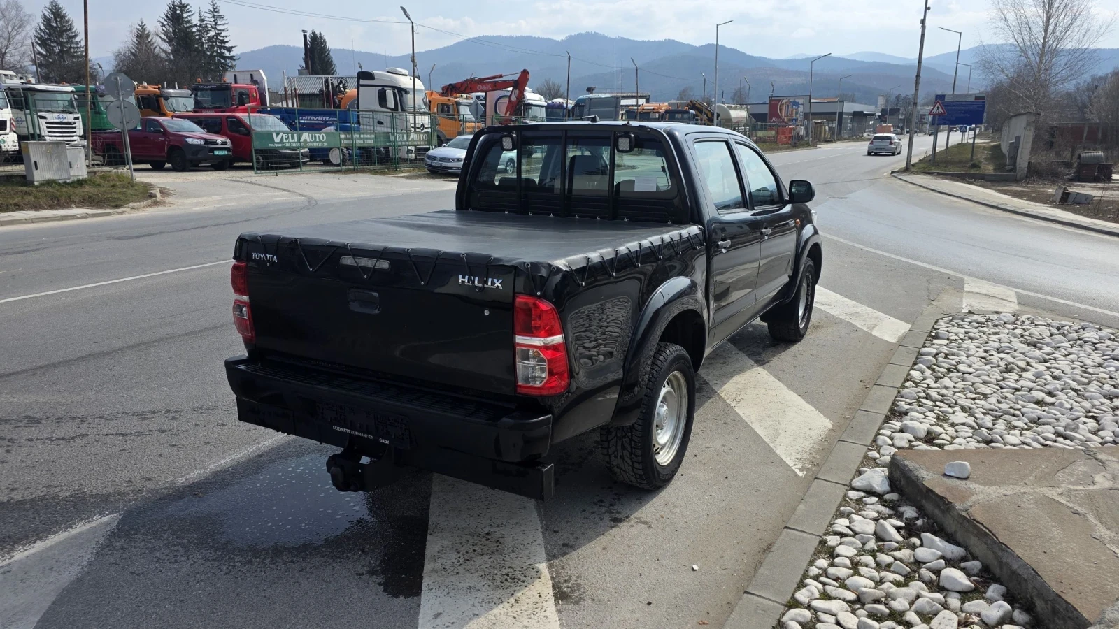 Toyota Hilux 2.5 D-4D 4X4 Климатик, снимка 3 - Автомобили и джипове - 53874023