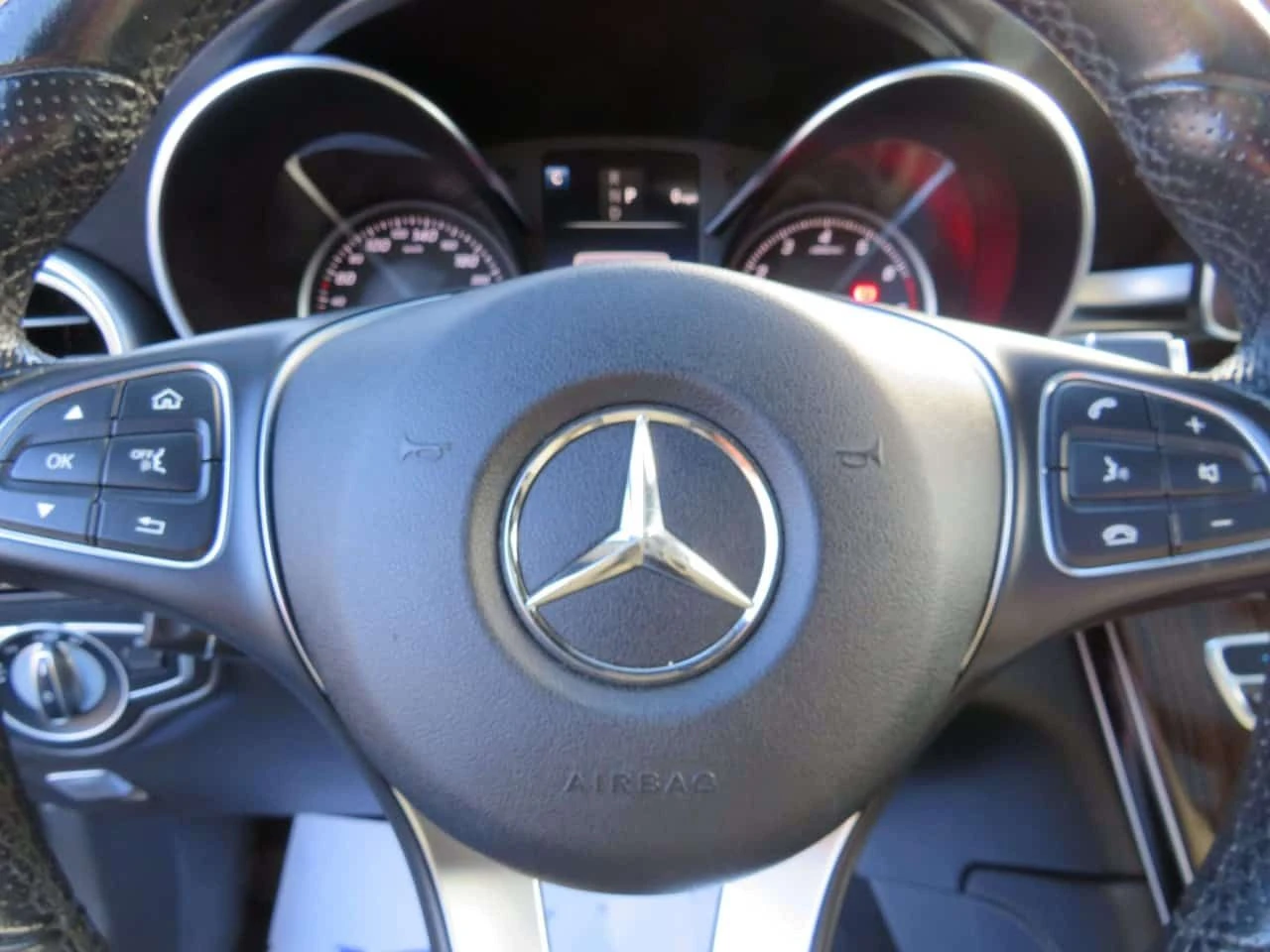 Mercedes-Benz GLC AMG w/ Navi CarPlay Sunroof * No Accident | Mobile.bg � ����������� 14
