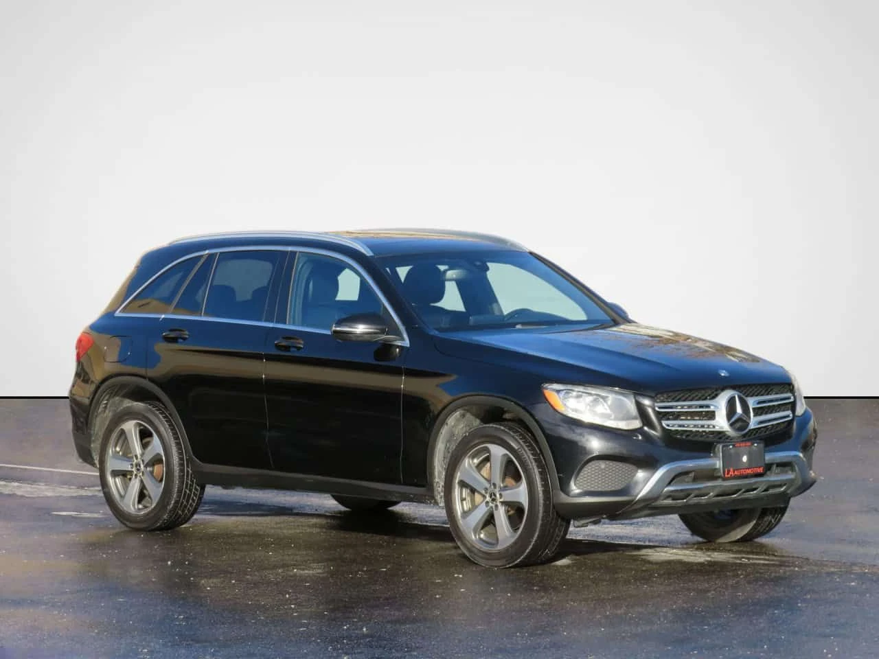 Mercedes-Benz GLC AMG w/ Navi CarPlay Sunroof * No Accident | Mobile.bg � ����������� 4