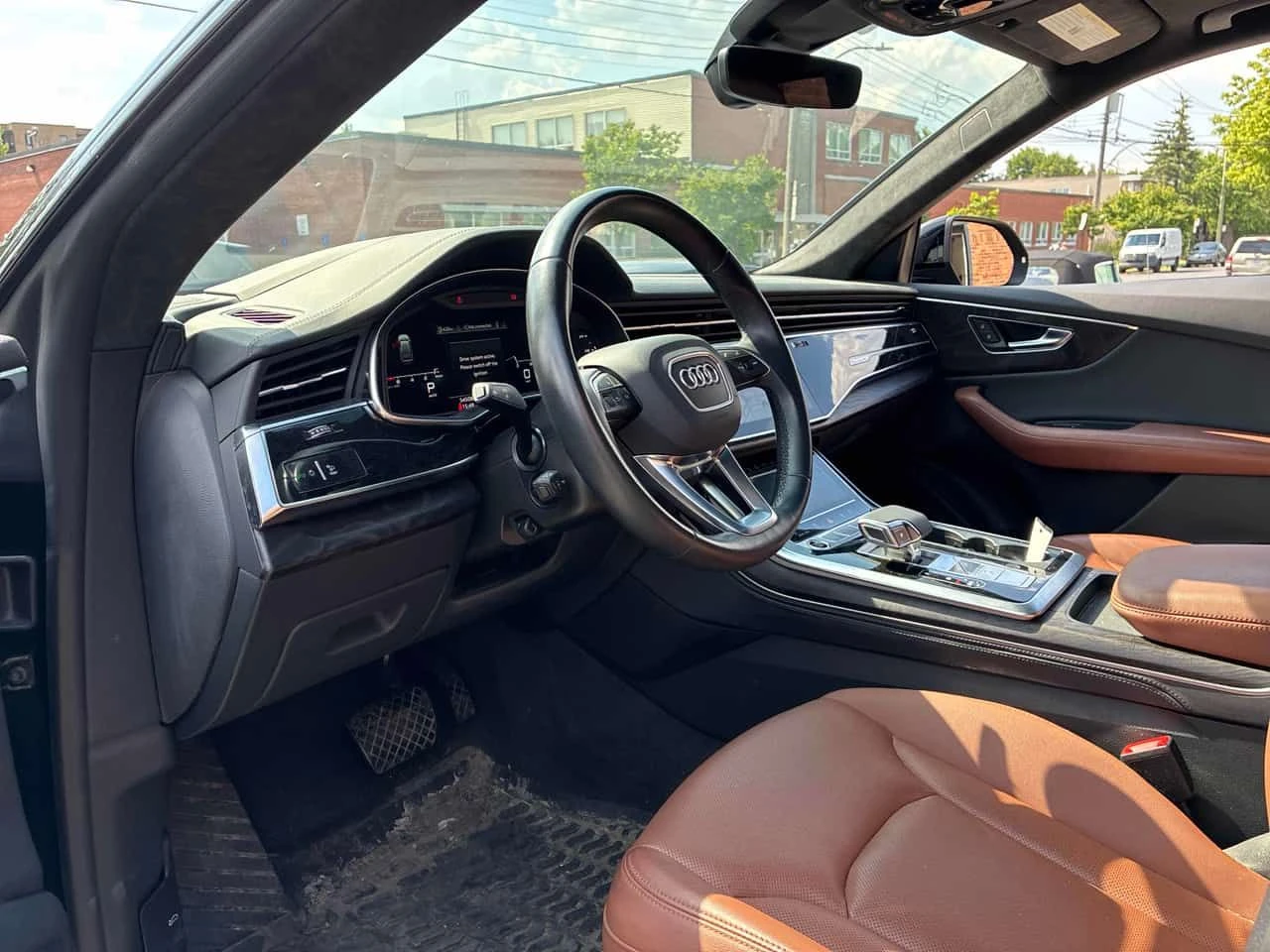 Audi Q8 * Technik * ДИСТРОНИК * 360 * CARFAX, снимка 5 - Автомобили и джипове - 55190723