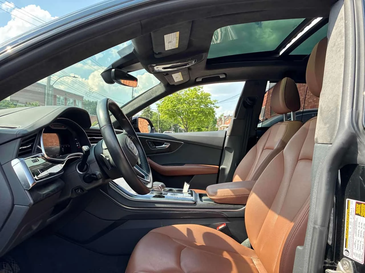 Audi Q8 * Technik * ДИСТРОНИК * 360 * CARFAX, снимка 12 - Автомобили и джипове - 55190723