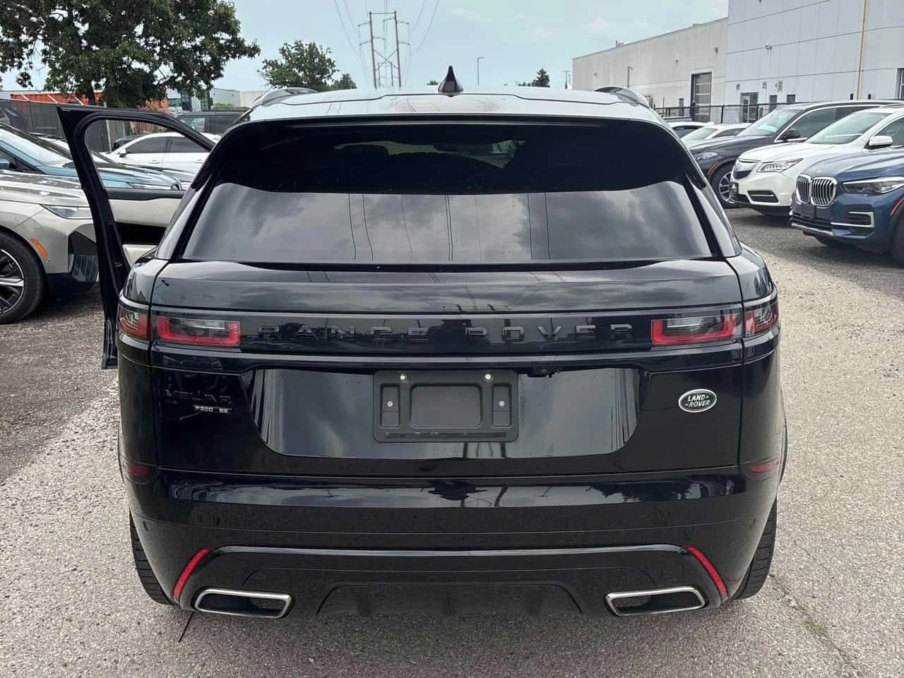 Land Rover Range Rover Velar * R Dynamic SE * CARFAX * ОПЦИЯ ЗА ФИНАНСИРАНЕ , снимка 4 - Автомобили и джипове - 55438294