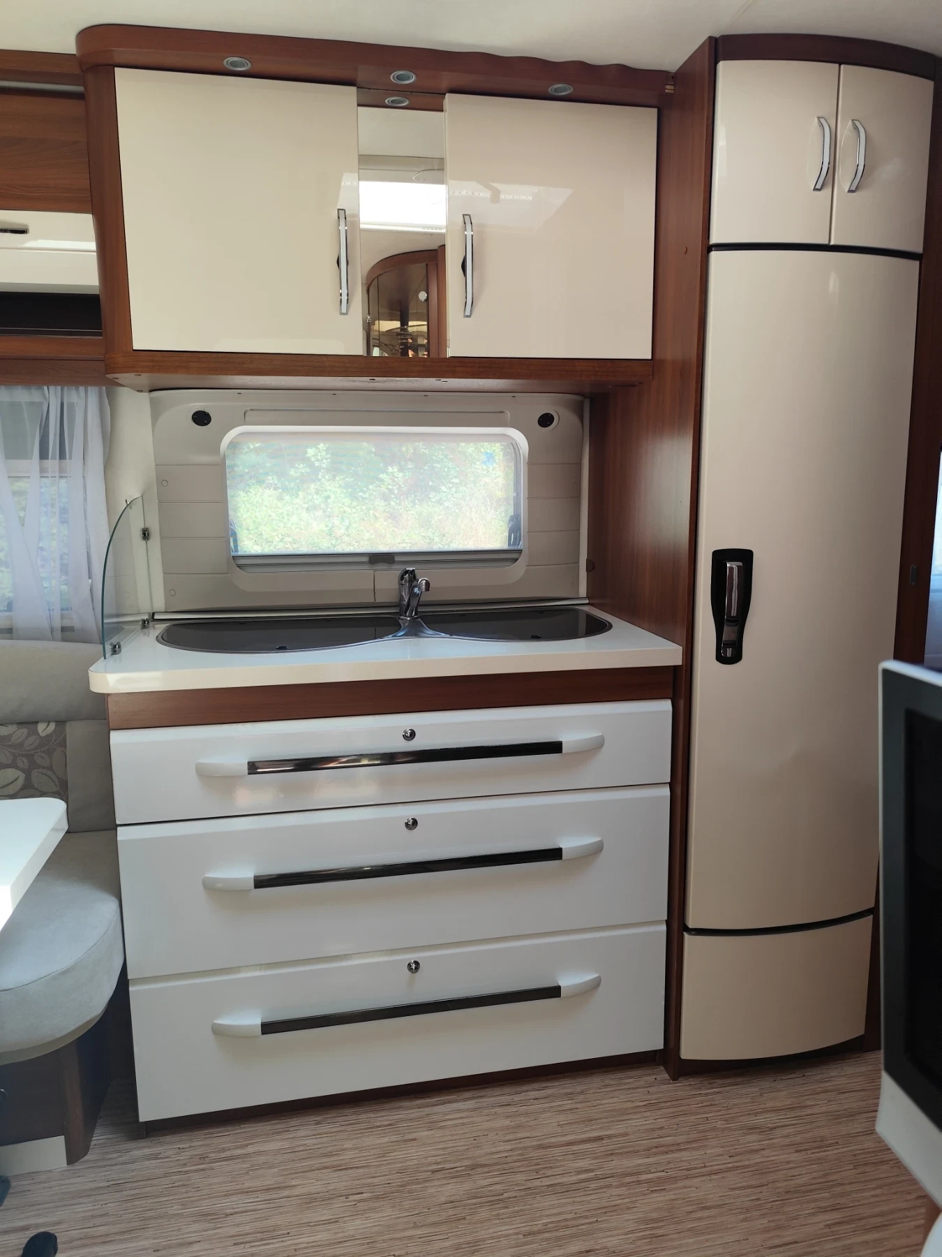 �������� Hobby Exelent | Mobile.bg � ����������� 10