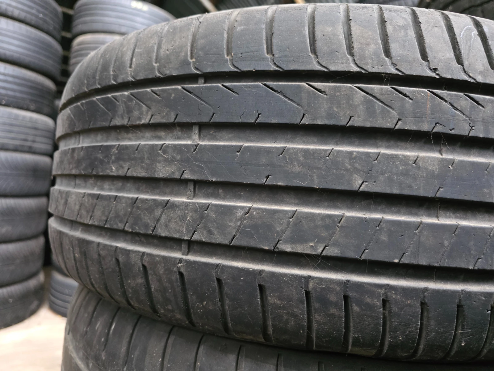 Гуми Летни 225/55R17, снимка 2 - Гуми и джанти - 54001352