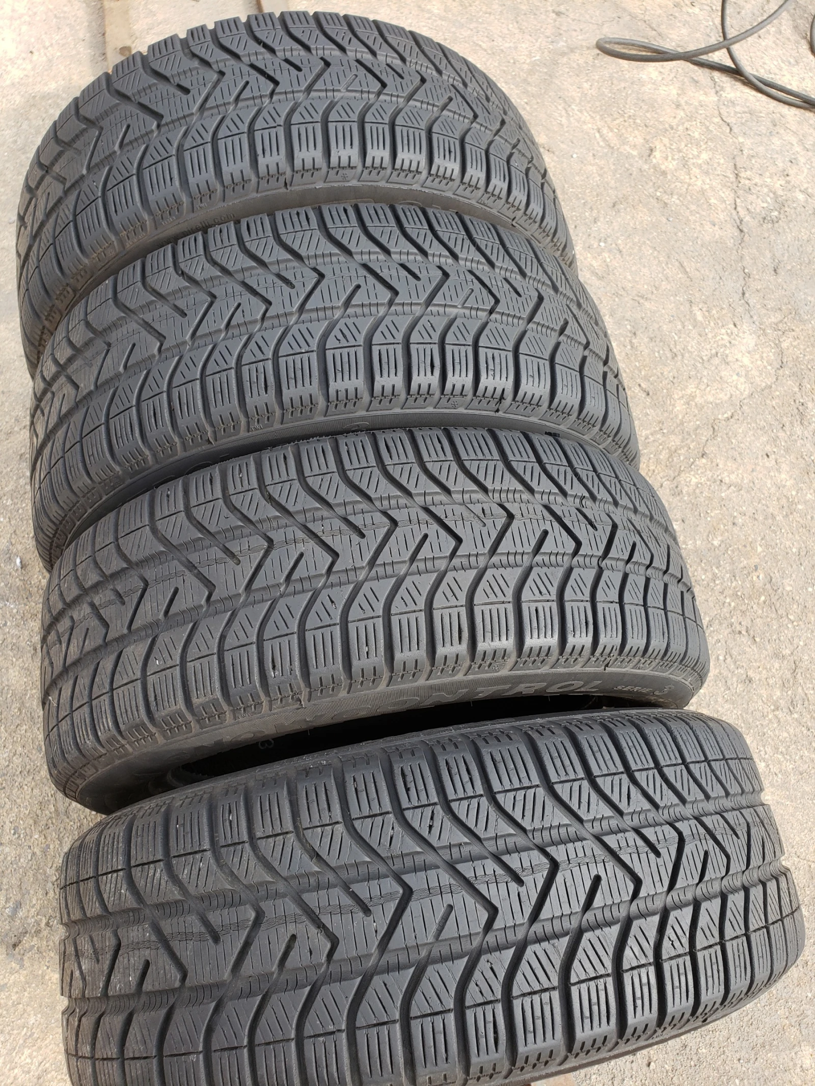Гуми Зимни 185/55R15, снимка 3 - Гуми и джанти - 56056348
