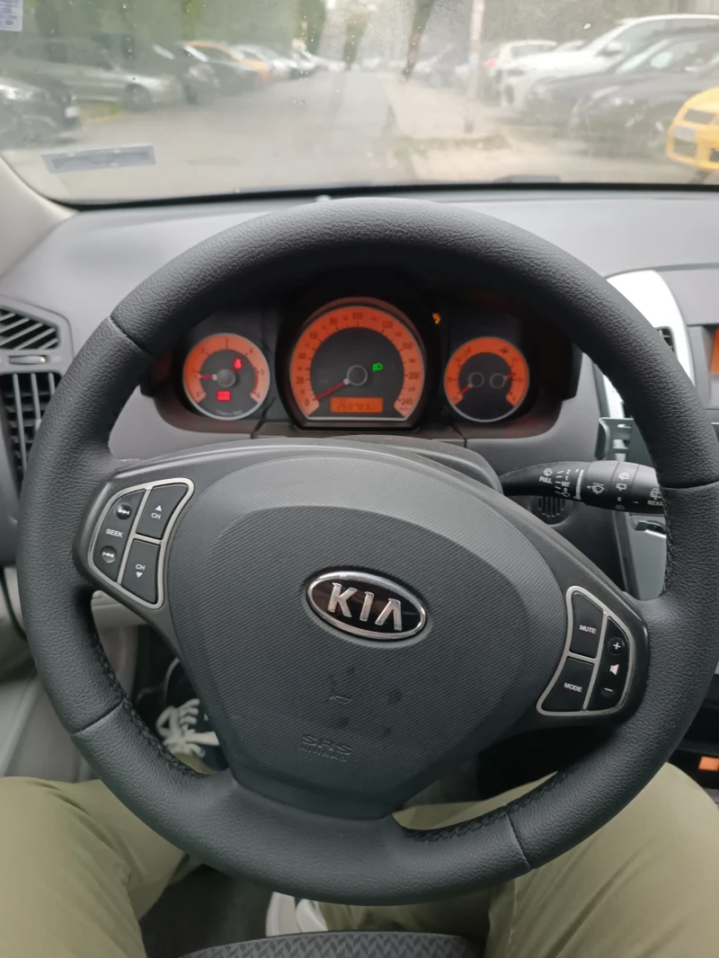 Kia Ceed 1.6 crd, снимка 11 - Автомобили и джипове - 47391566