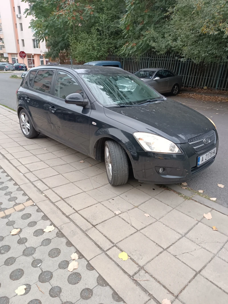 Kia Ceed 1.6 crd, снимка 2 - Автомобили и джипове - 47391566