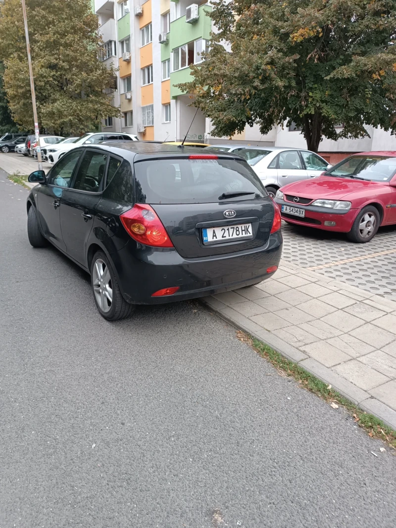 Kia Ceed 1.6 crd, снимка 4 - Автомобили и джипове - 47391566