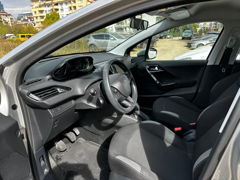 Peugeot 208, снимка 8 - Автомобили и джипове - 47469270