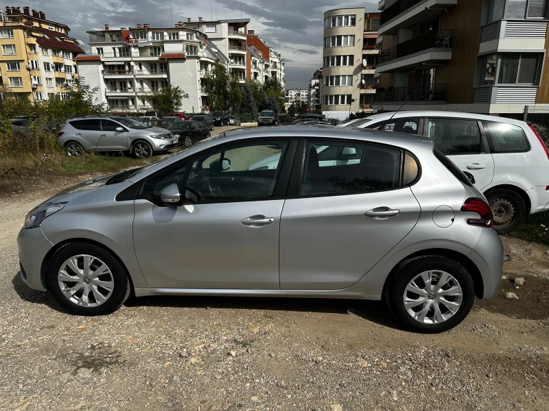 Peugeot 208, снимка 3 - Автомобили и джипове - 47562061