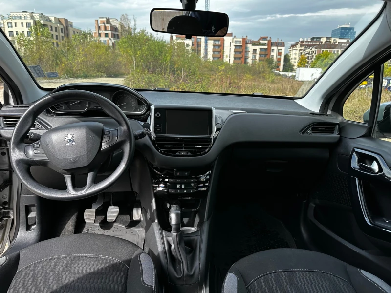 Peugeot 208, снимка 7 - Автомобили и джипове - 47562061