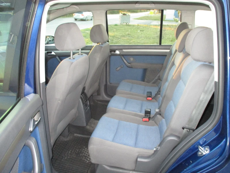 VW Touran 1.9 TDI/105кс./KATO НОВА, снимка 11 - Автомобили и джипове - 47680412