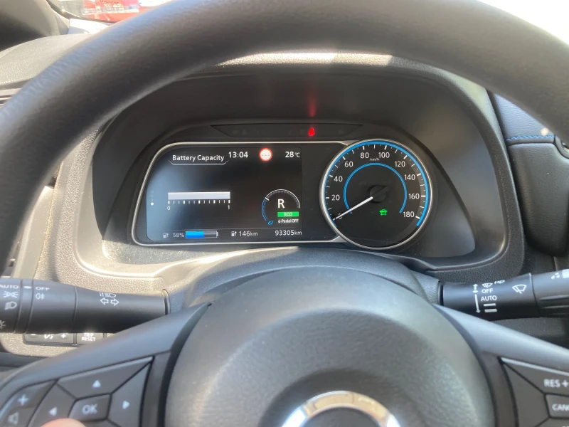 Nissan Leaf , снимка 9 - Автомобили и джипове - 47975824