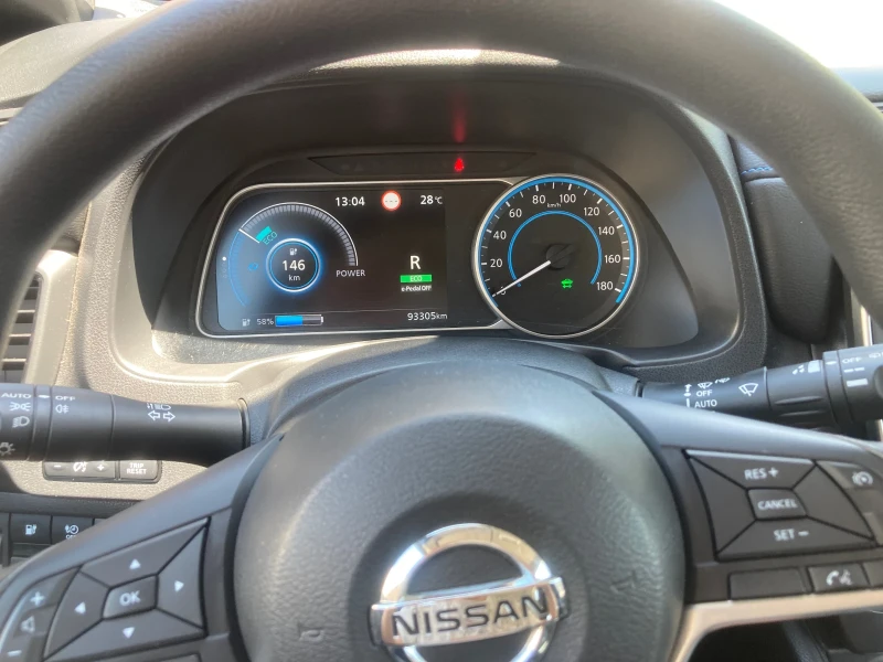 Nissan Leaf , снимка 8 - Автомобили и джипове - 47975824