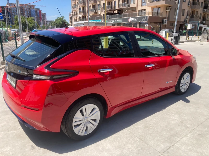 Nissan Leaf , снимка 4 - Автомобили и джипове - 47975824