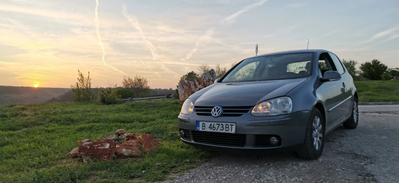 VW Golf 1.6i, снимка 5 - Автомобили и джипове - 48452471