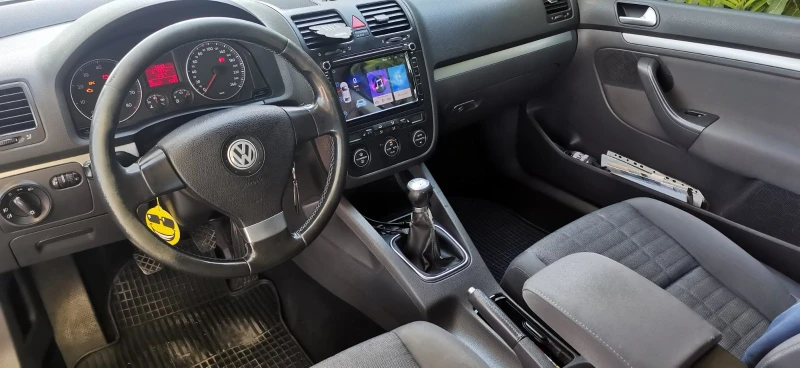 VW Golf 1.6i, снимка 9 - Автомобили и джипове - 48452471