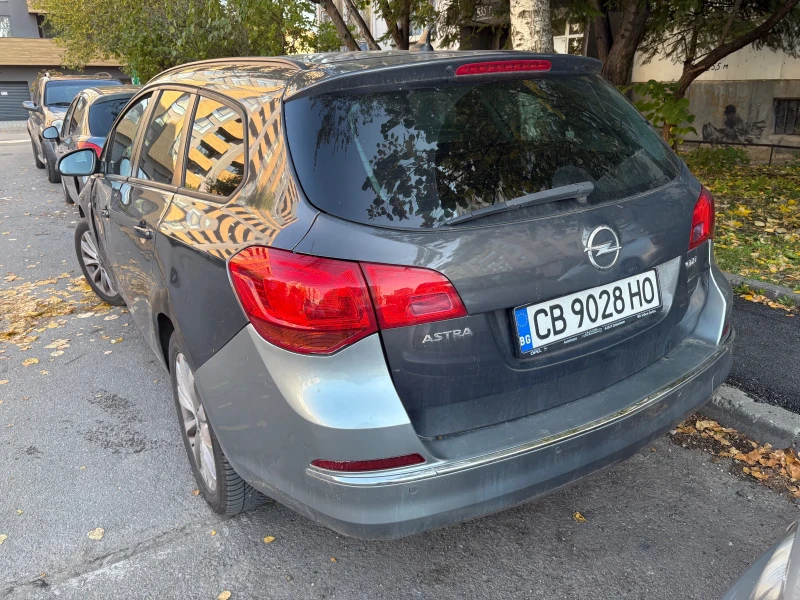 Opel Astra Active , снимка 3 - Автомобили и джипове - 52801625