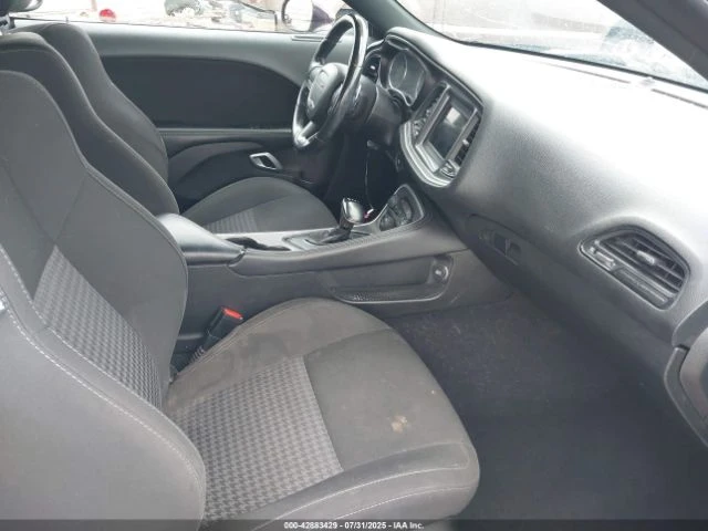 Dodge Challenger GT CARFAX АВТО КРЕДИТ  | Mobile.bg — изображение 10
