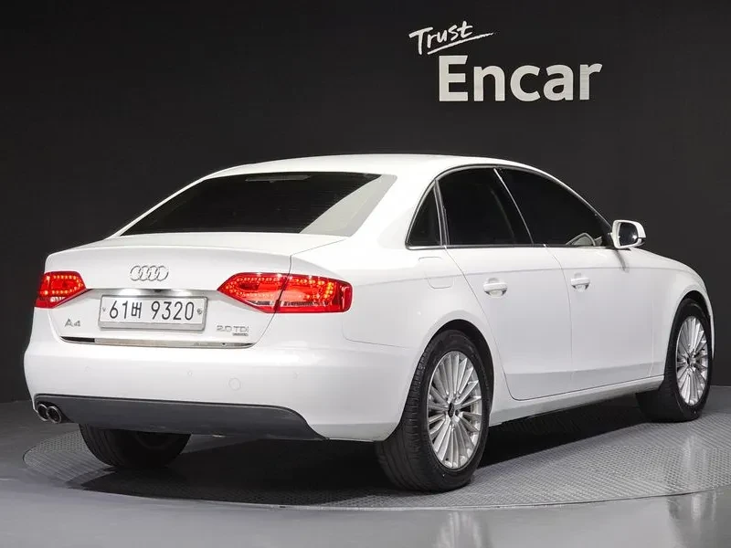 Audi A4 2.0 TDI, снимка 2 - Автомобили и джипове - 54550834