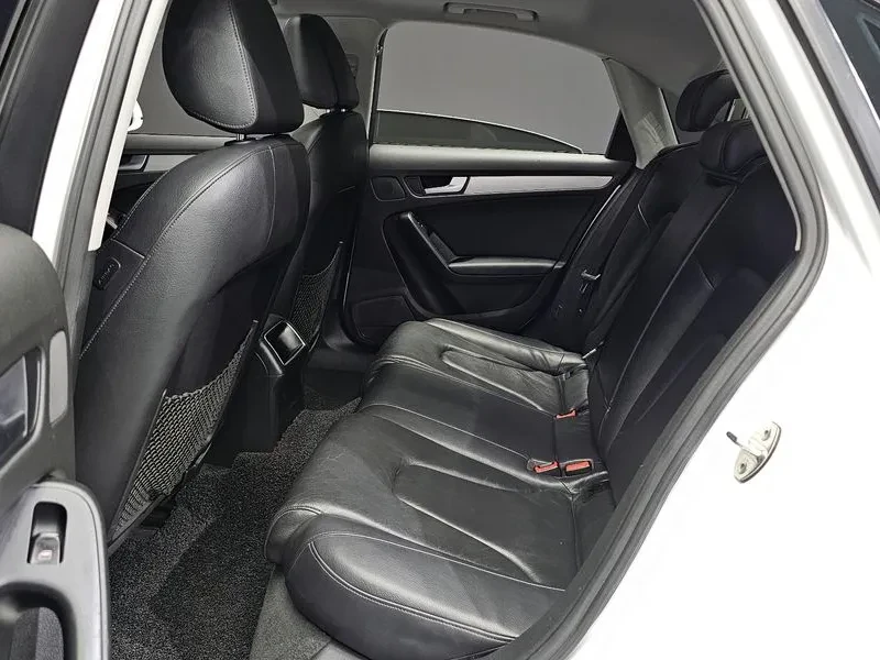 Audi A4 2.0 TDI, снимка 12 - Автомобили и джипове - 54550834