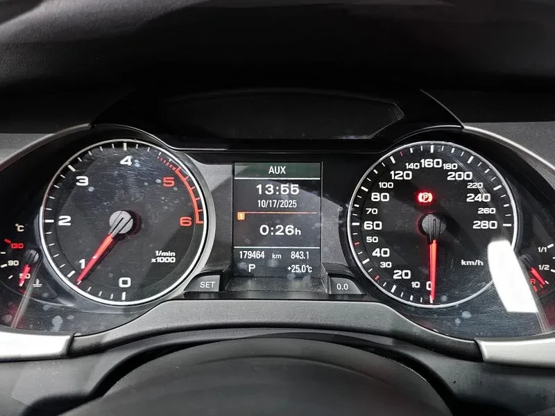Audi A4 2.0 TDI, снимка 8 - Автомобили и джипове - 54550834
