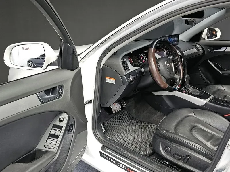 Audi A4 2.0 TDI, снимка 11 - Автомобили и джипове - 54550834