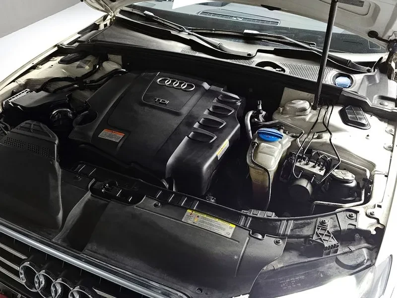 Audi A4 2.0 TDI, снимка 6 - Автомобили и джипове - 54550834