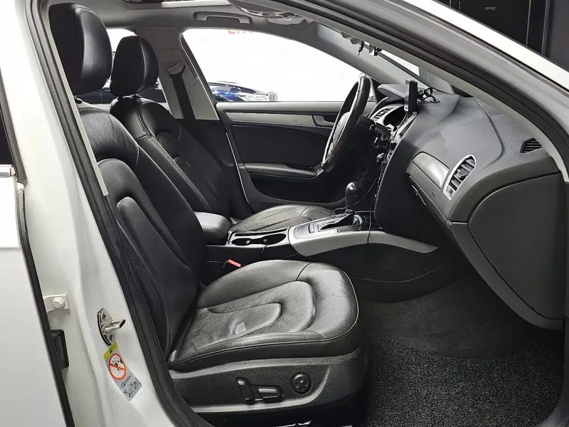 Audi A4 2.0 TDI, снимка 10 - Автомобили и джипове - 54550834
