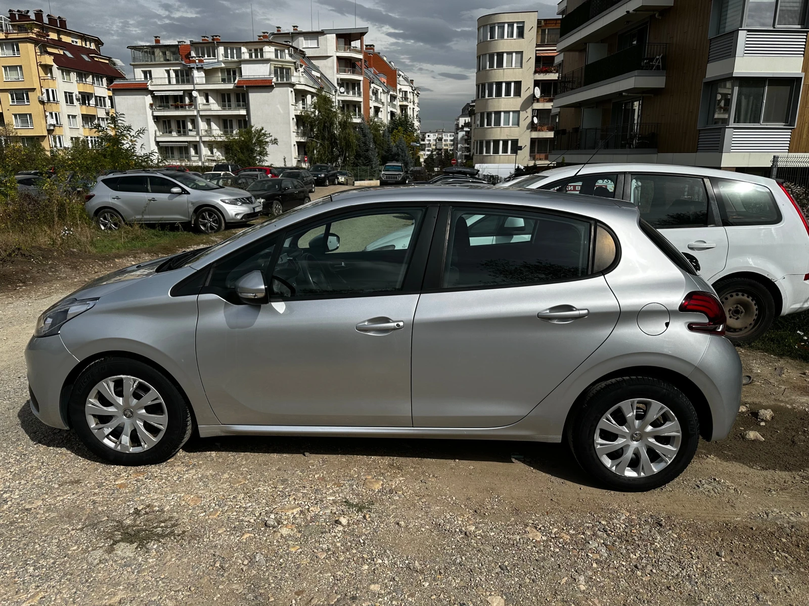 Peugeot 208  - изображение 3