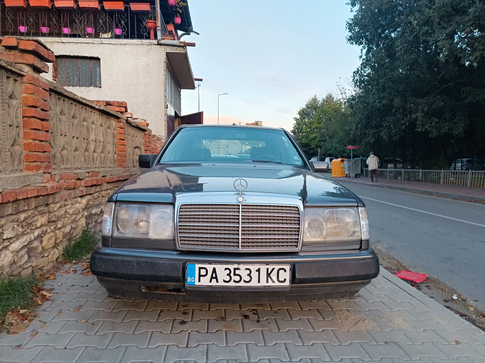 Mercedes-Benz 124 2.3i - изображение 4