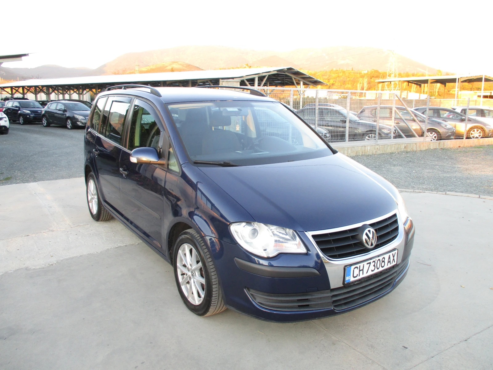 VW Touran 1.9 TDI/105PS/KATO НОВА - изображение 2