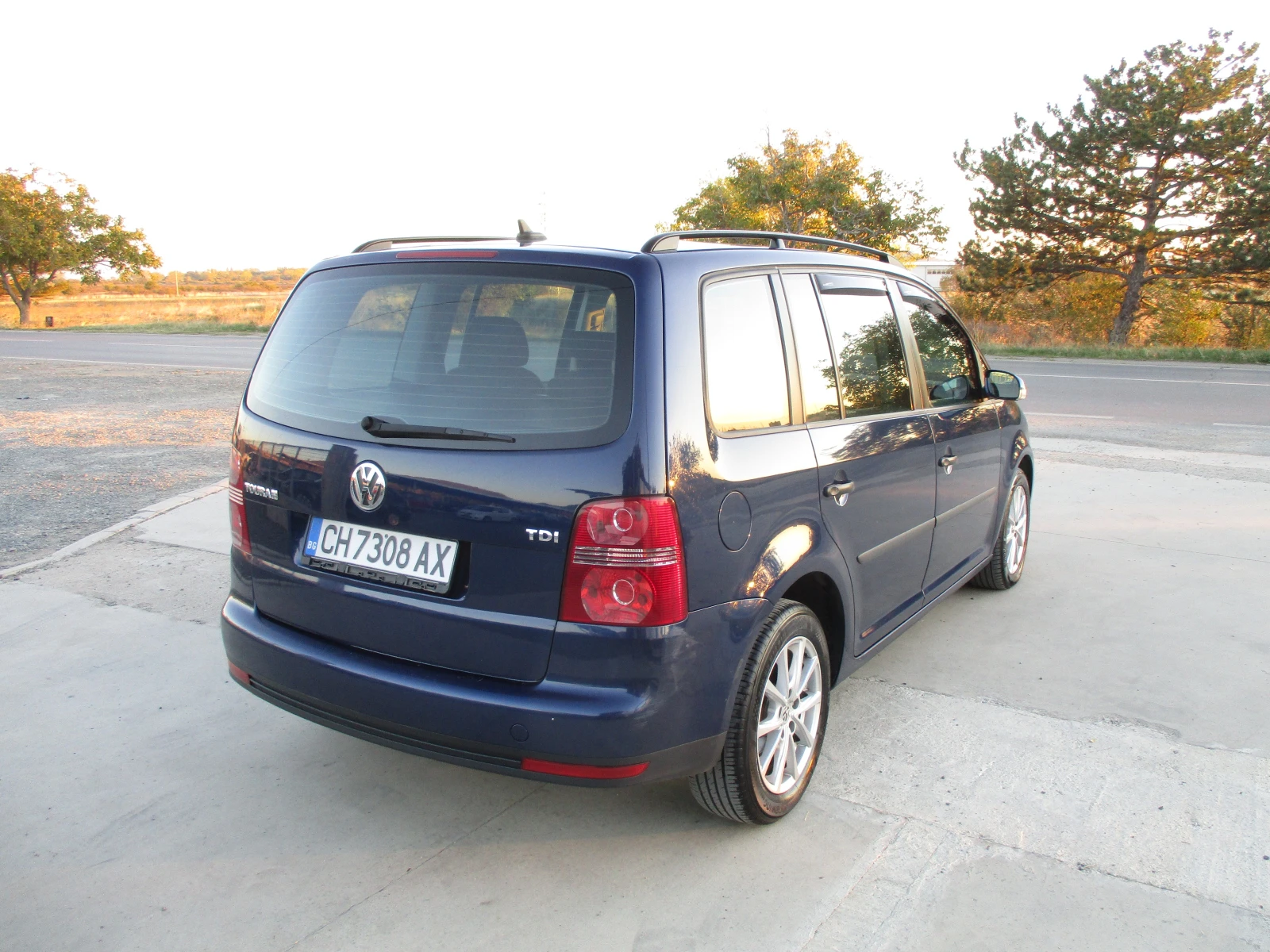 VW Touran 1.9 TDI/105PS/KATO НОВА - изображение 4