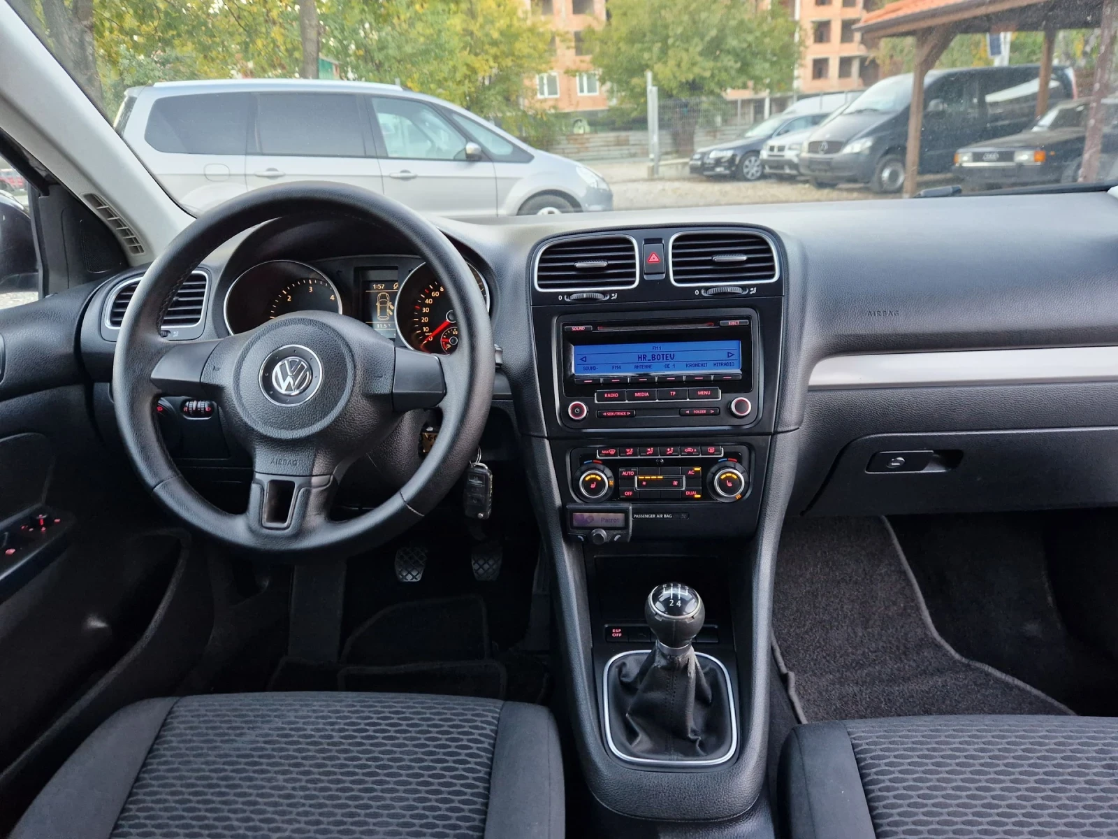 VW Golf 1.6Tdi - изображение 9