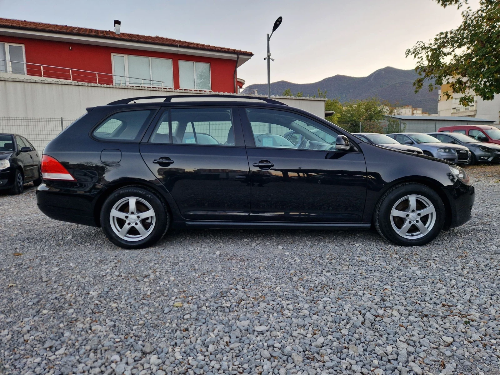 VW Golf 1.6Tdi - изображение 6