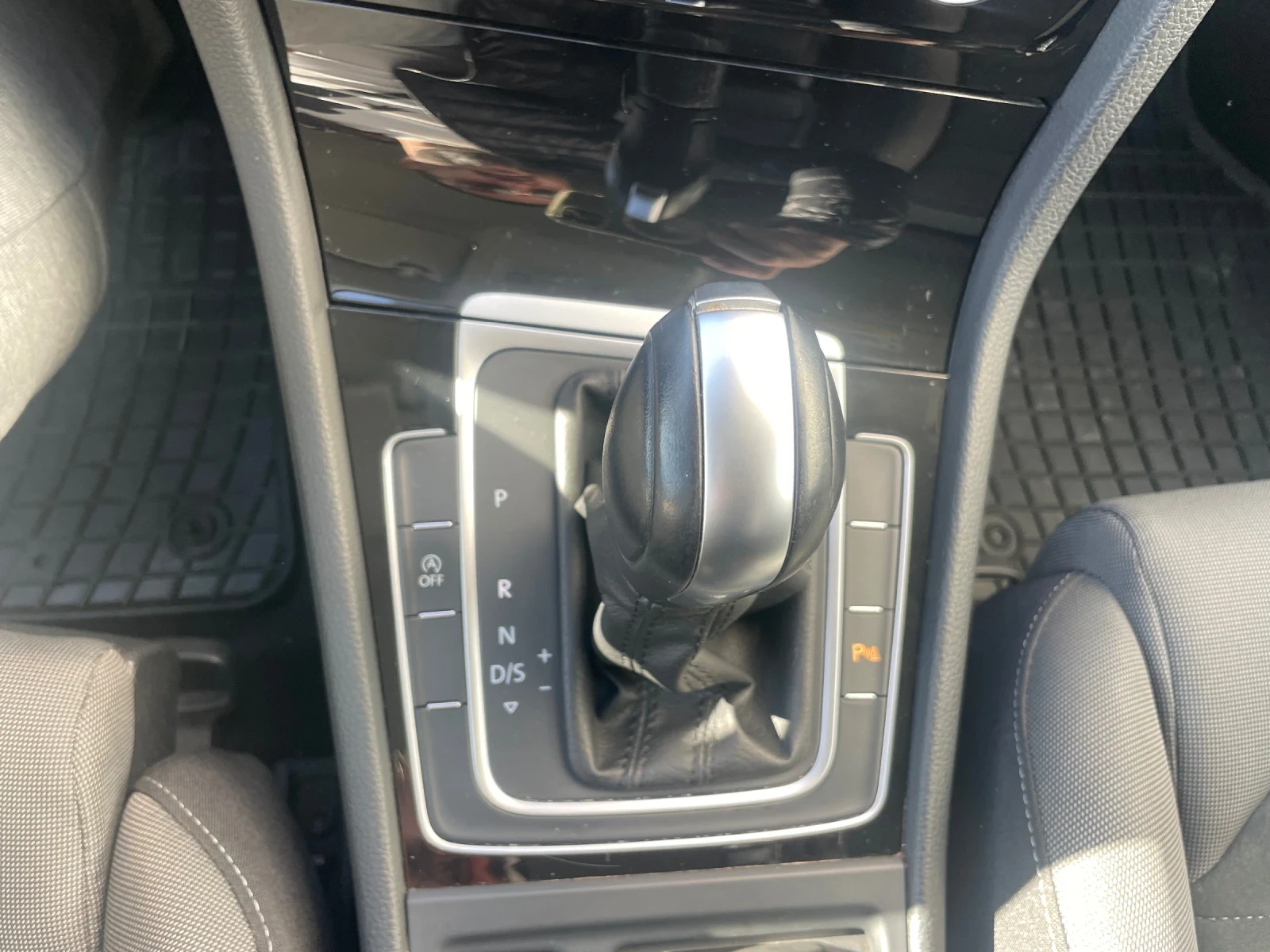 VW Golf 2.0TDI+ 150kc+ 7DSG+ Full Led+ Car Play+ Подгрев | Mobile.bg — изображение 15