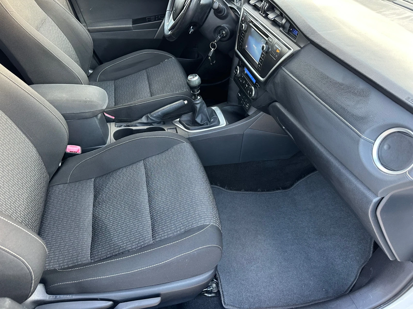 Toyota Auris 2.0 4 / | Mobile.bg   14