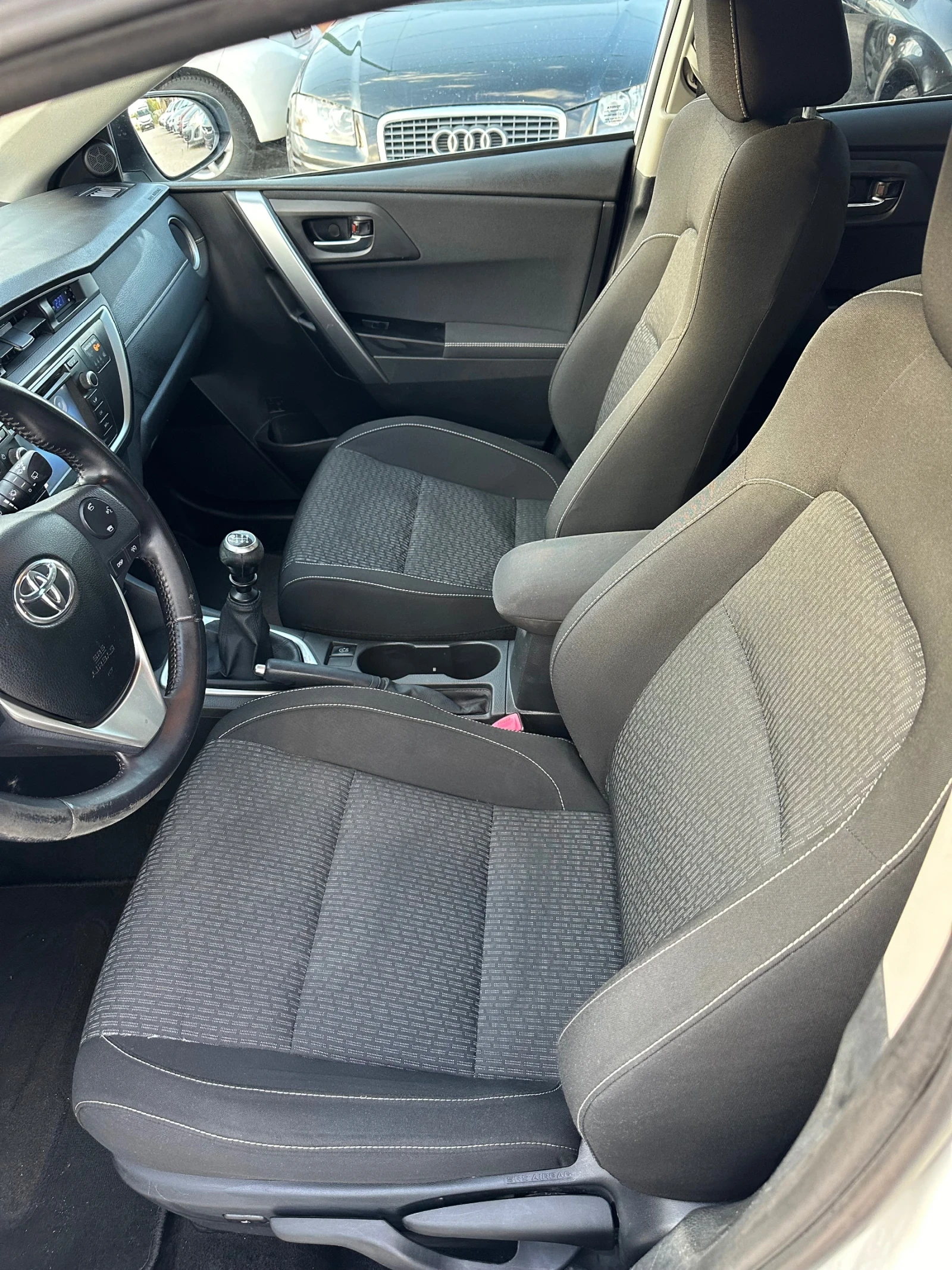 Toyota Auris 2.0 Д4Д камера/навигация - изображение 9