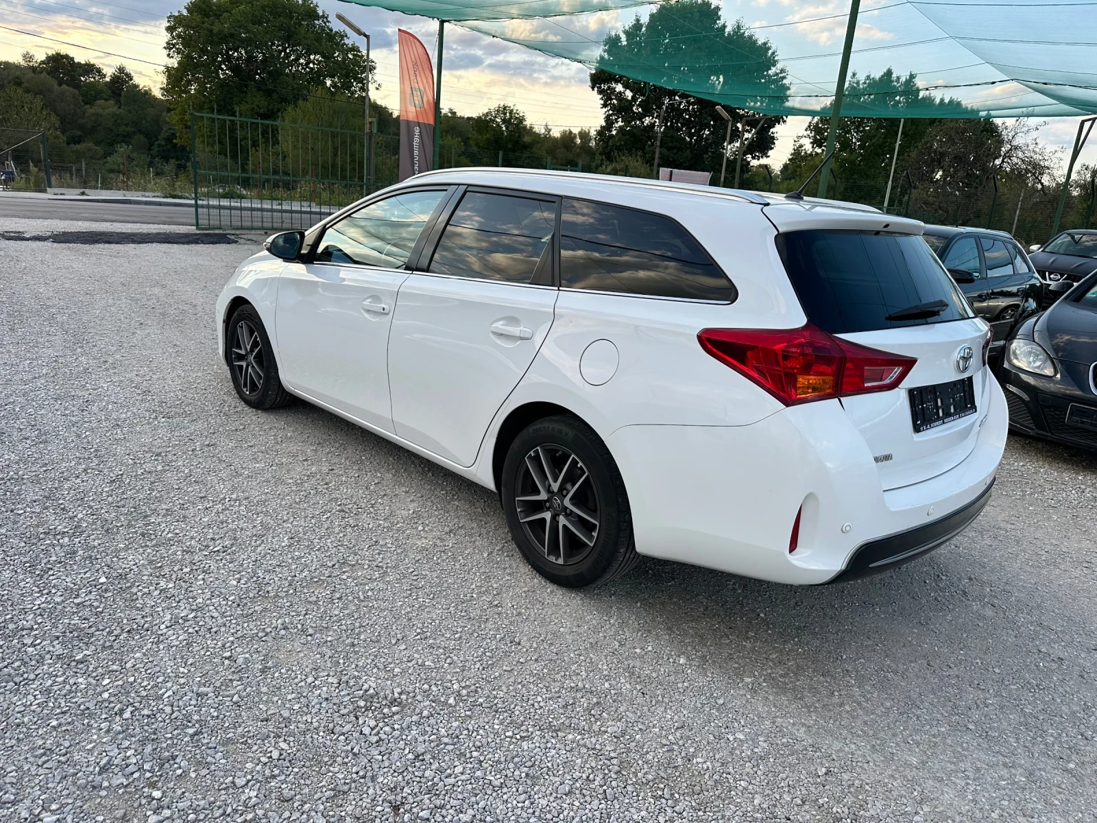 Toyota Auris 2.0 Д4Д камера/навигация - изображение 6