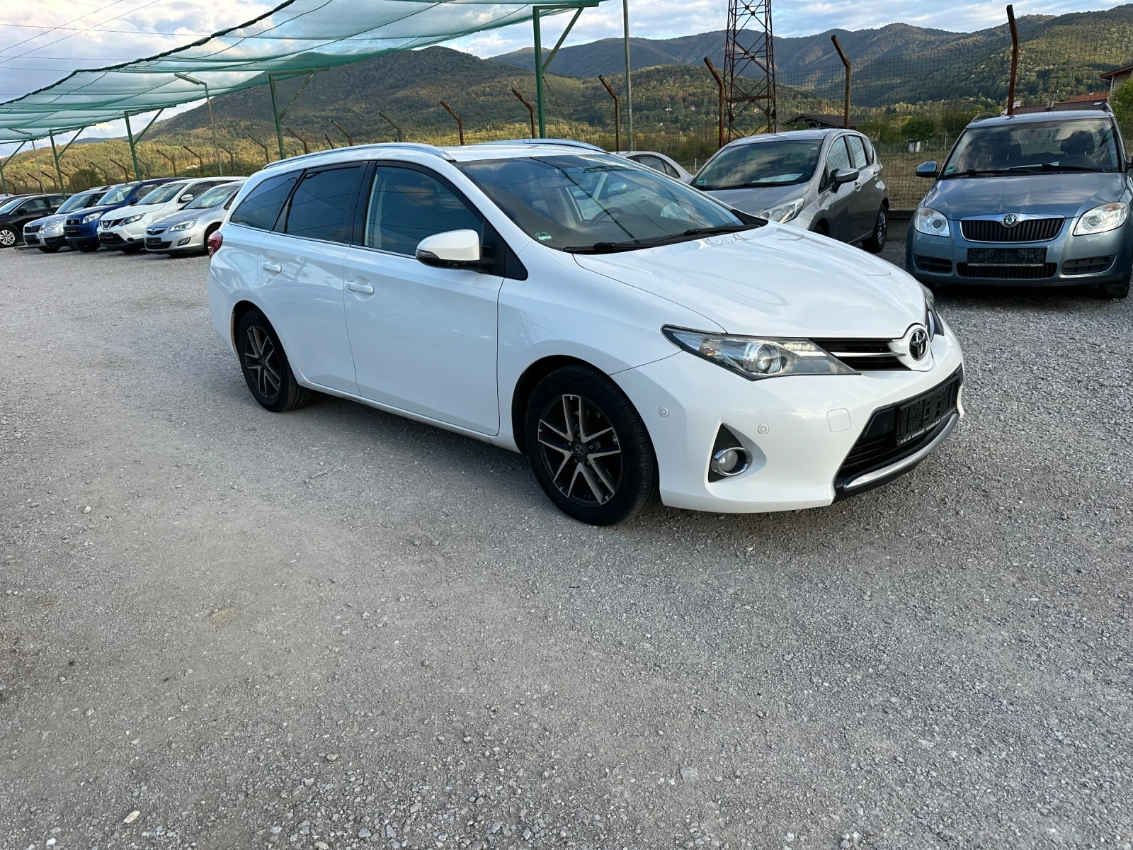 Toyota Auris 2.0 Д4Д камера/навигация - изображение 3