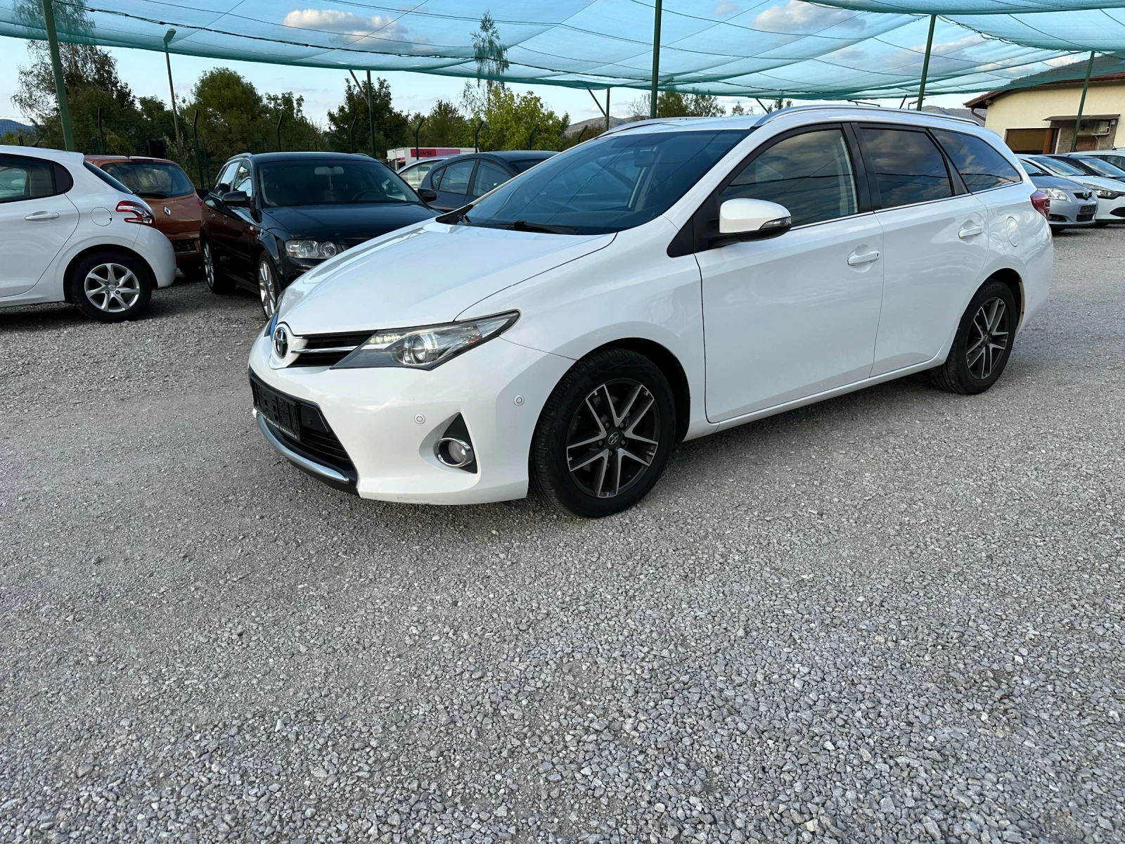 Toyota Auris 2.0 Д4Д камера/навигация - изображение 2