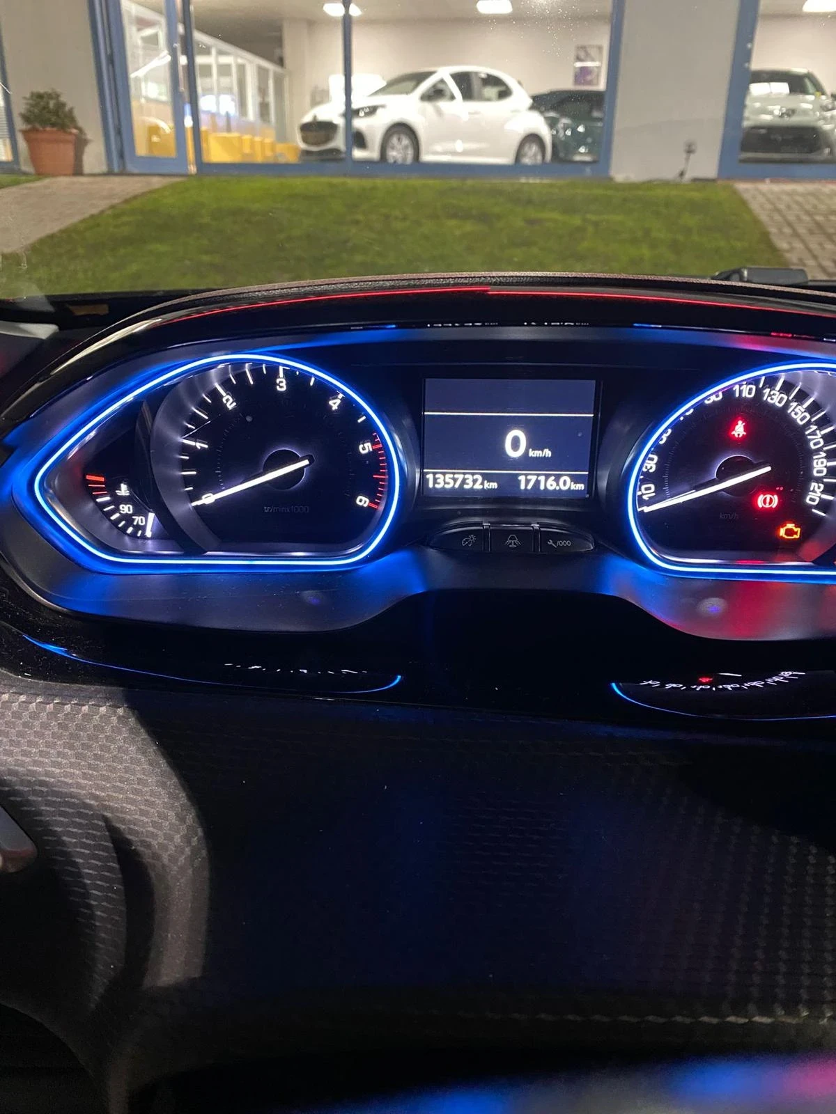 Peugeot 2008 1.6 HDI Allure | Mobile.bg � ����������� 11