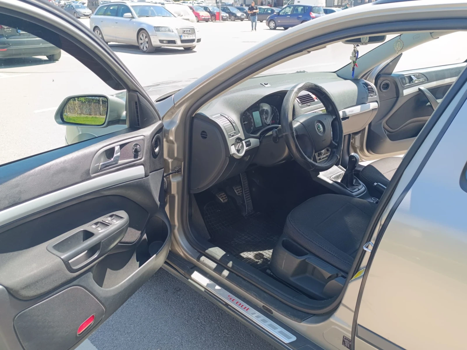 Skoda Octavia SCOUT, снимка 16 - Автомобили и джипове - 53807408