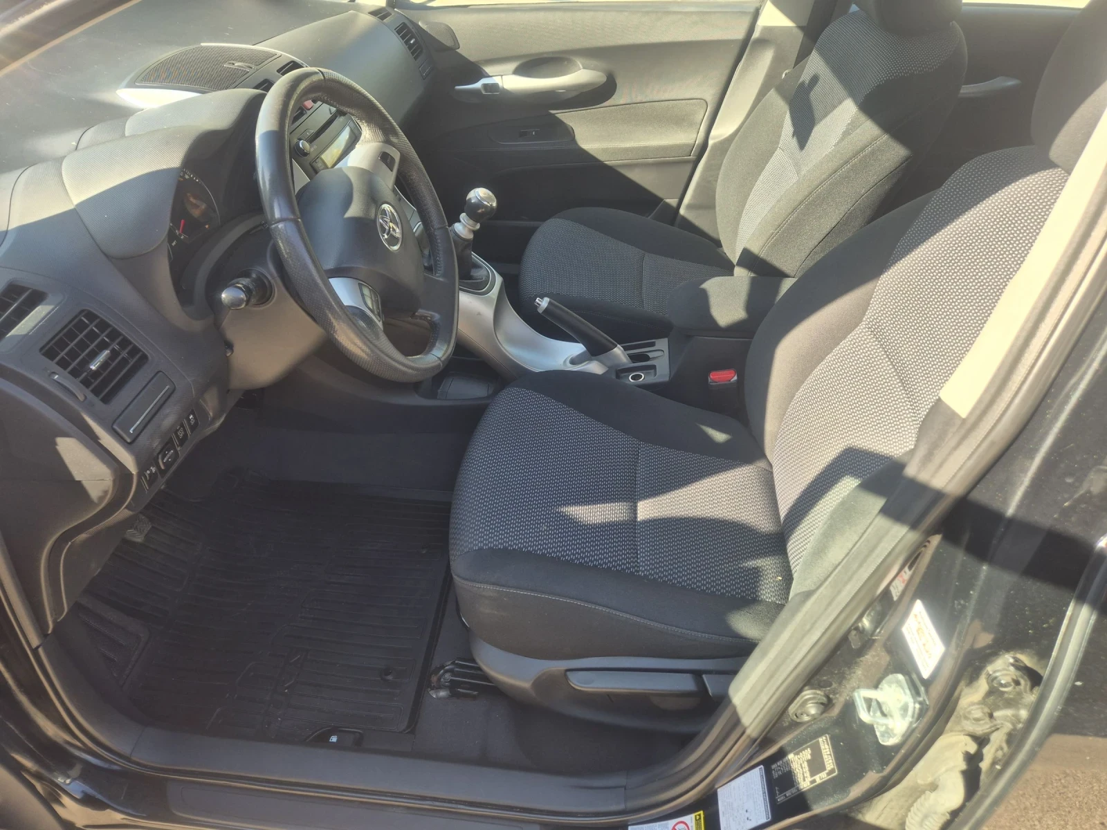 Toyota Auris 99000 KM. НОВ ВНОС , снимка 12 - Автомобили и джипове - 54138868